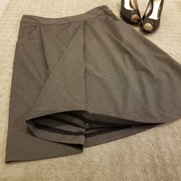 Grey Professional Pleated Skirt 12 East 5th - Picture 5 of 6